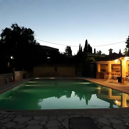 Guest house Kitchenette Pool 1